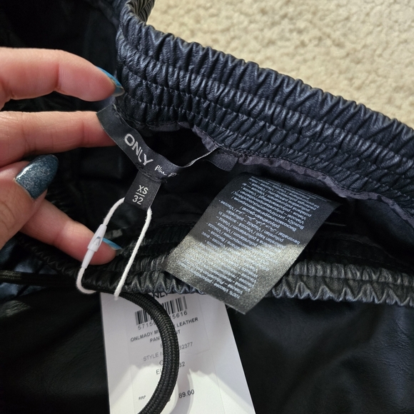 NWT $89 ONLY Faux Leather Pant WITH POCKETS Oversized XS Fits Small - Picture 6 of 12